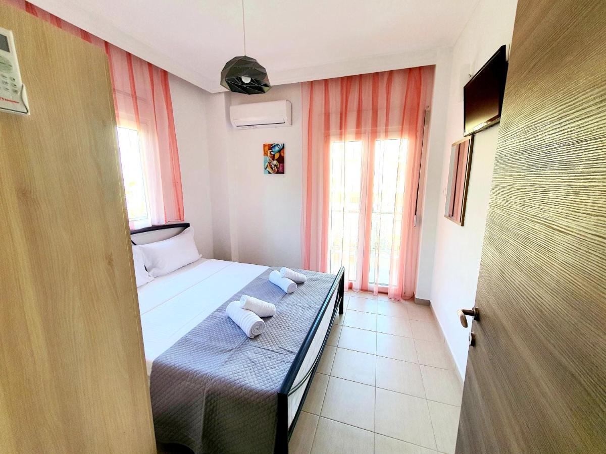 Cozy & Cool Apartment N1 30M From Sea Nea Kallikrateia Buitenkant foto