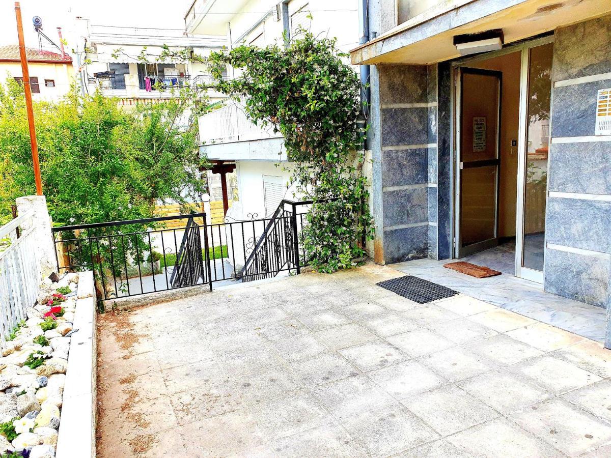 Cozy & Cool Apartment N1 30M From Sea Nea Kallikrateia Buitenkant foto