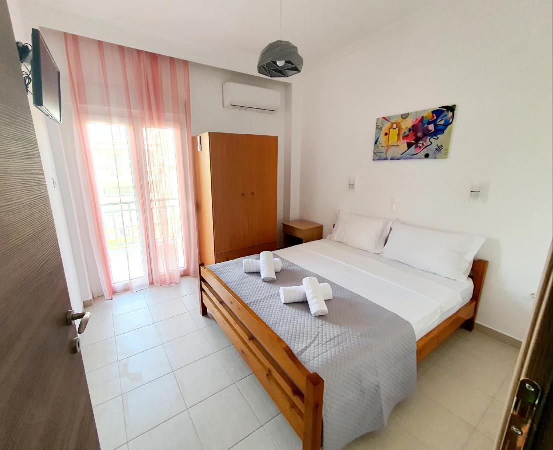 Cozy & Cool Apartment N1 30M From Sea Nea Kallikrateia Buitenkant foto