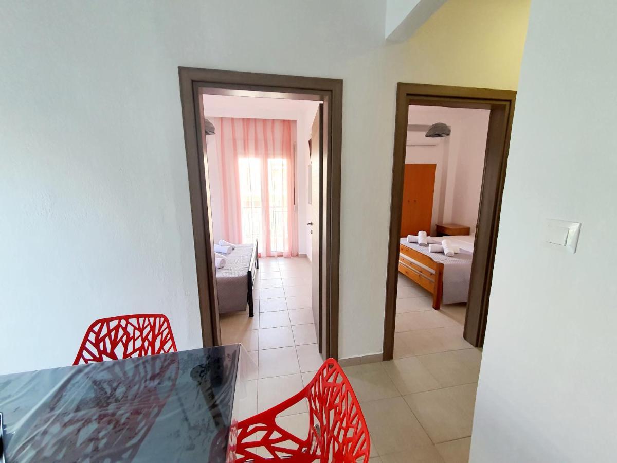 Cozy & Cool Apartment N1 30M From Sea Nea Kallikrateia Buitenkant foto
